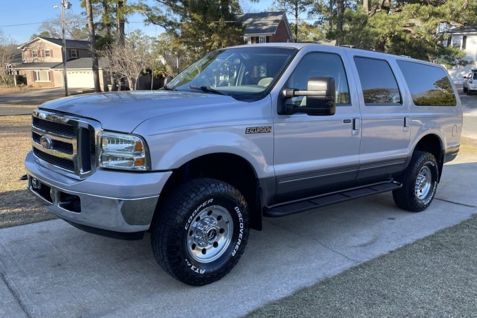 2001 Ford Excursion sold for $26,450
