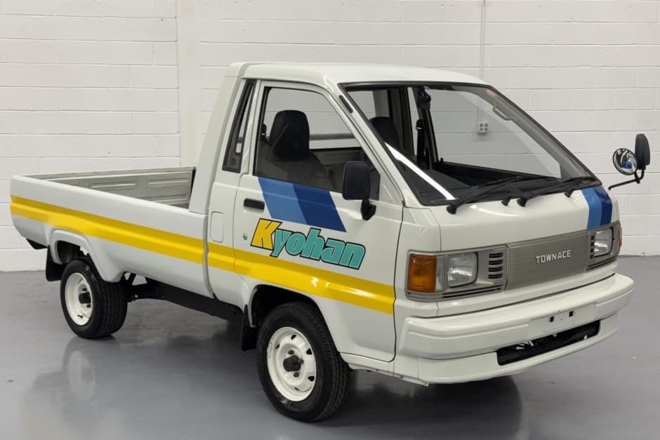 1989 Toyota LiteAce & TownAce sold for $6,250