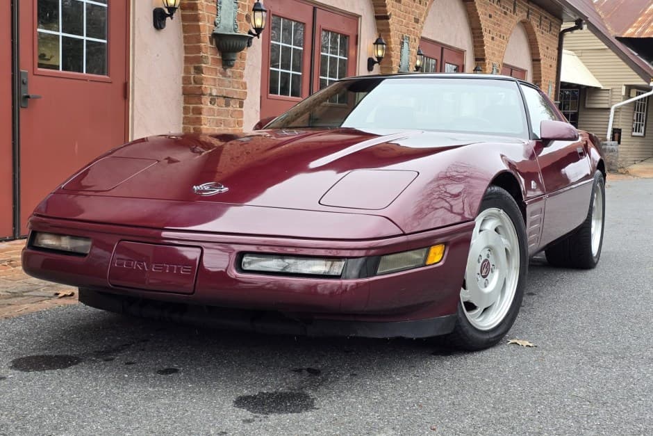 1993 Chevrolet Corvette C4 sold for $13,511