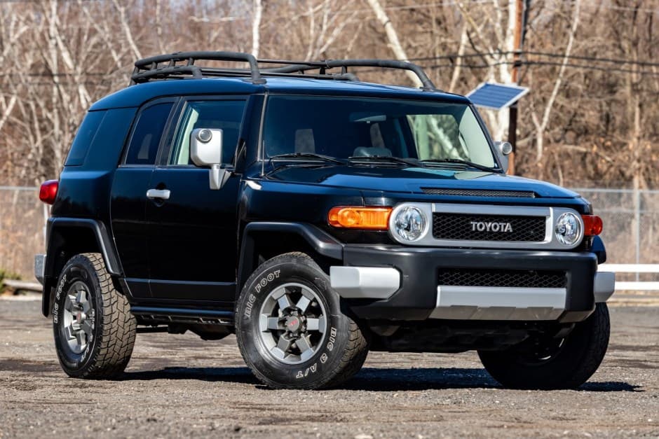 2007 Toyota FJ Cruiser sold for $31,000