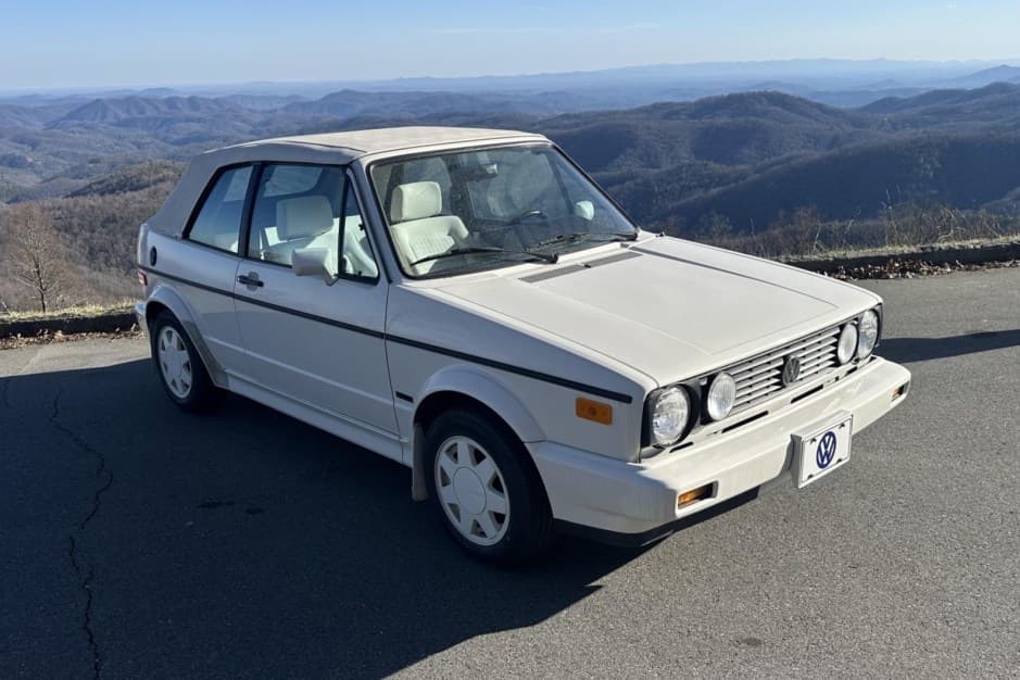 1989 Volkswagen Golf/Rabbit Cabriolet Mk1 sold for $17,750