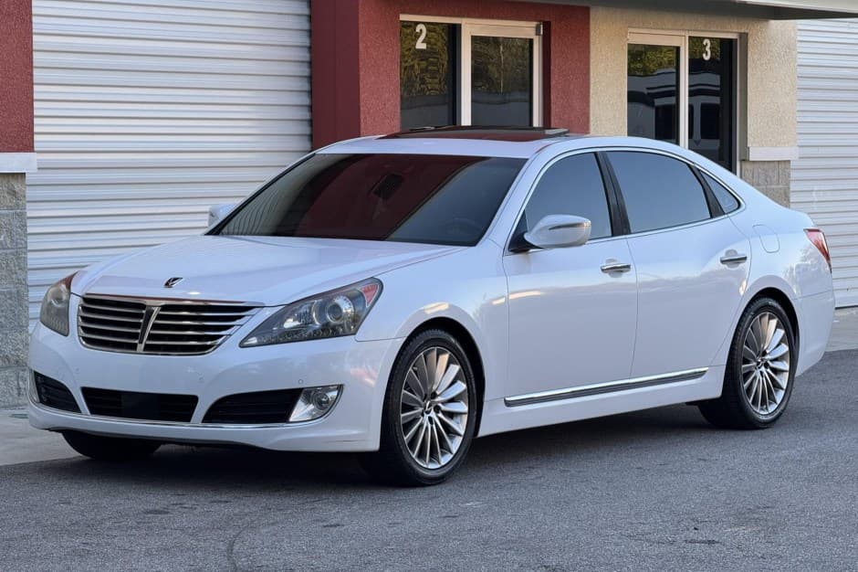 2014 Hyundai Equus sold for $10,500