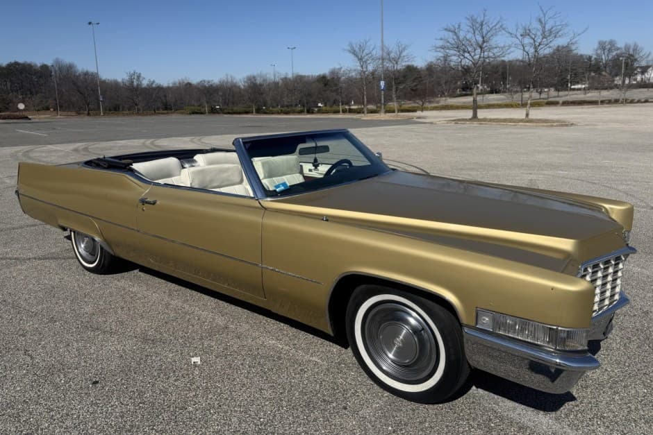 1969 Cadillac DeVille sold for $8,800