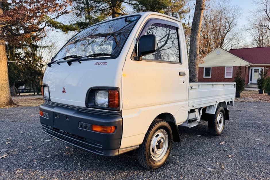 1995 Mitsubishi Minicab sold for $4,800
