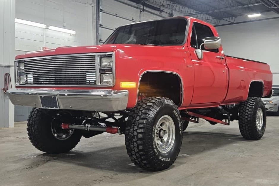 1986 GMC C/K 1973-1991 sold for $32,000