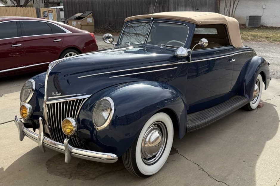 1939 Ford Standard, Deluxe, & Super Deluxe sold for $31,000