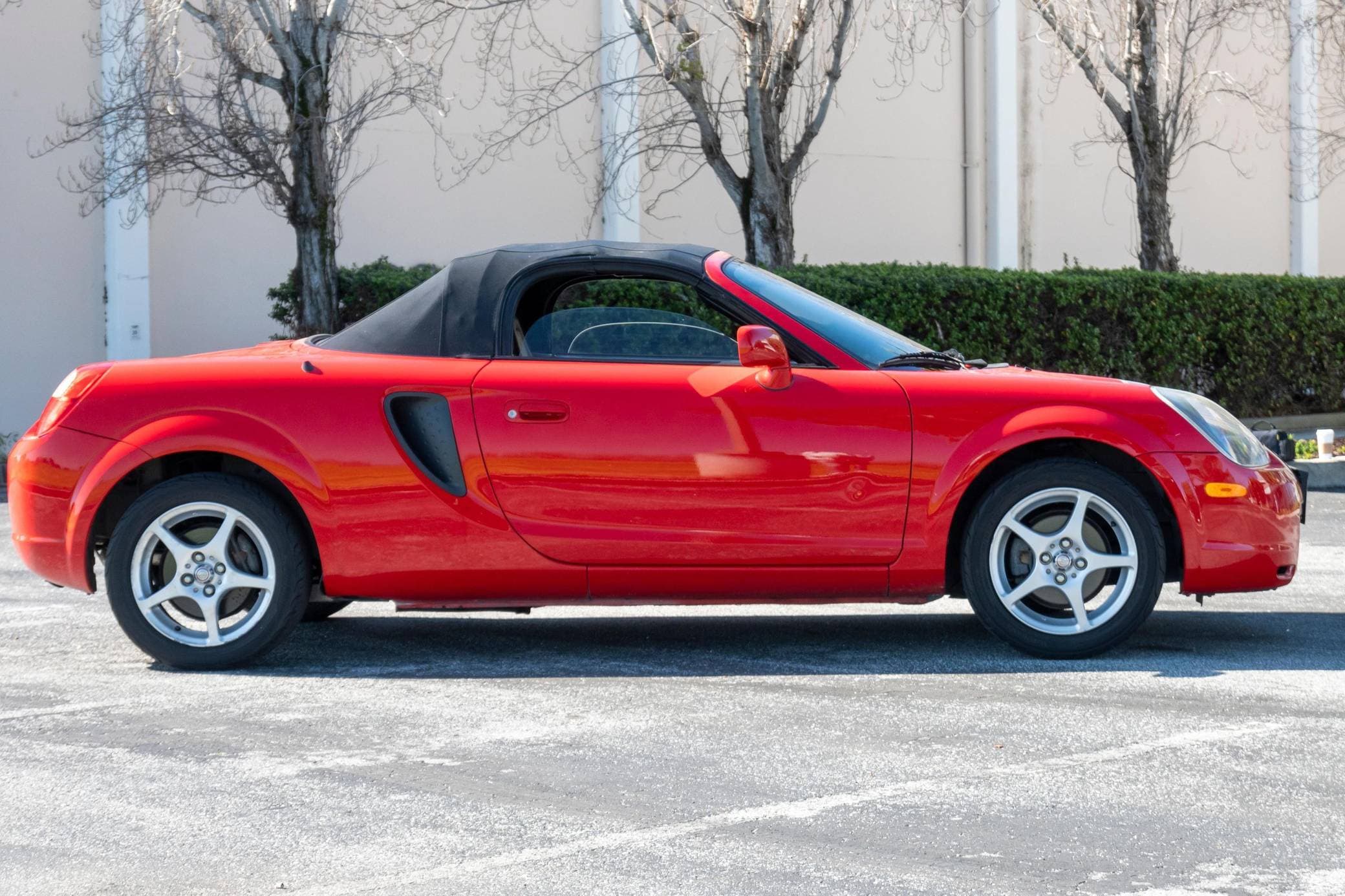 2001 Toyota MR2 sold for $12,200