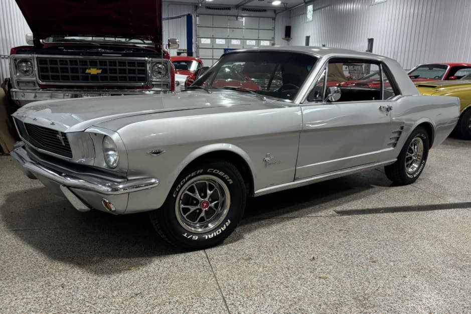 1966 Ford Mustang 1964.5-1966 sold for $23,250