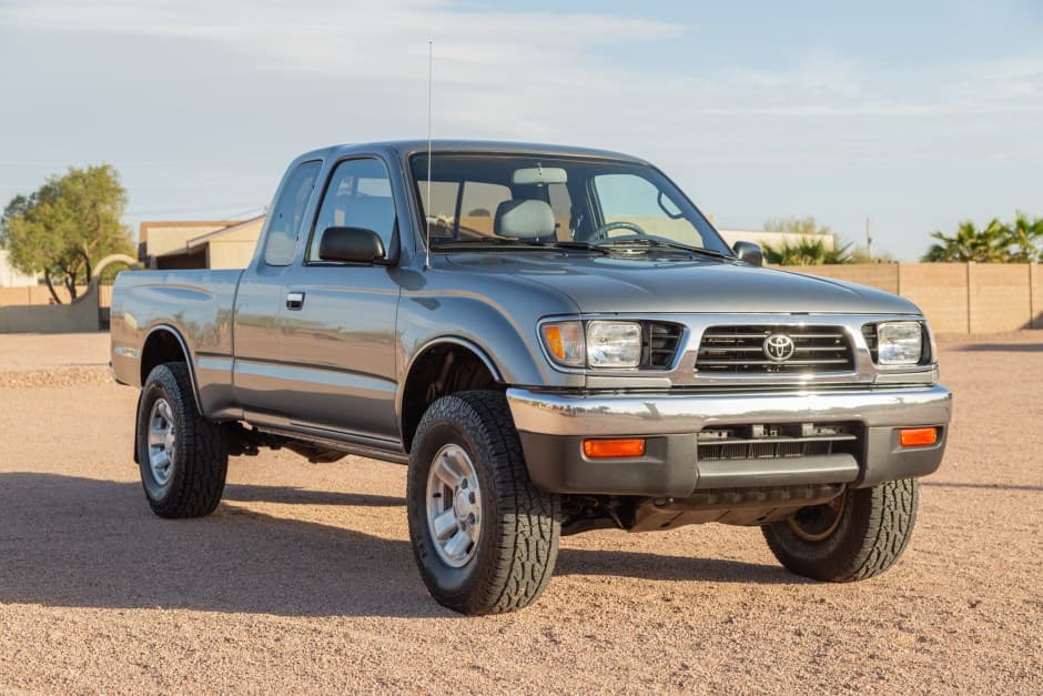 1996 Toyota Tacoma (N1X0 1995-2005) sold for $11,350