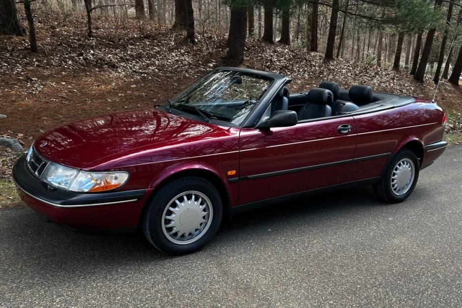 1995 Saab 900 sold for $7,250