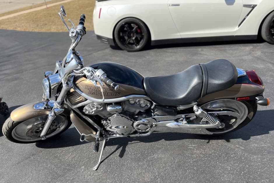 2004 Harley-Davidson V-Rod sold for $4,000