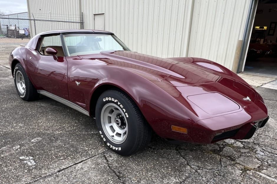 1977 Chevrolet Corvette C3 sold for $16,500