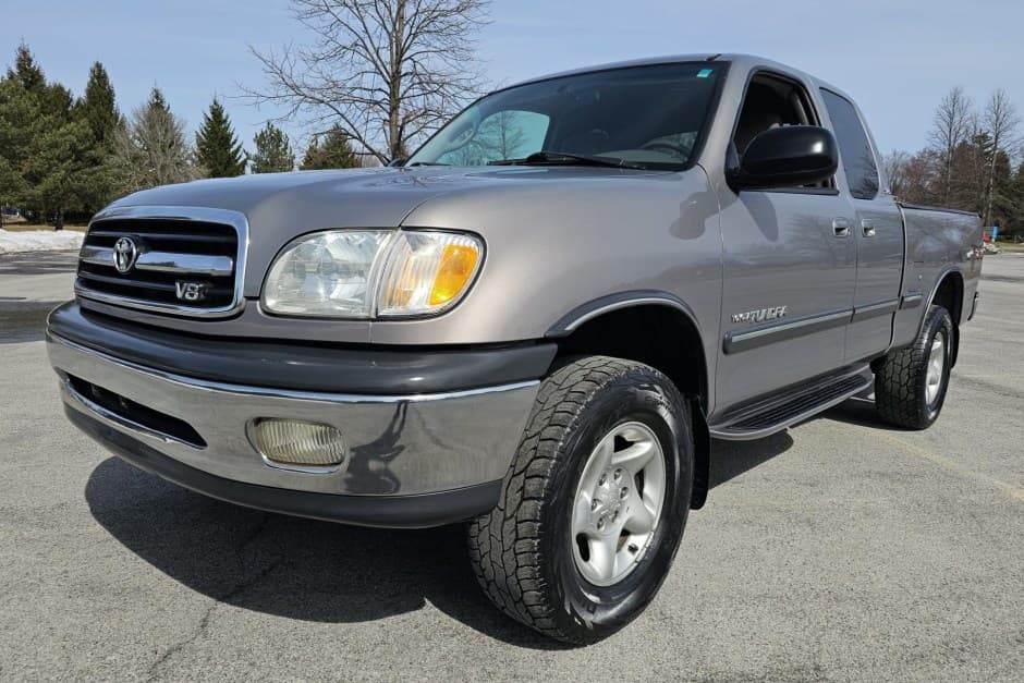 2000 Toyota Tundra (XK30/XK40 2000-2006) sold for $14,000