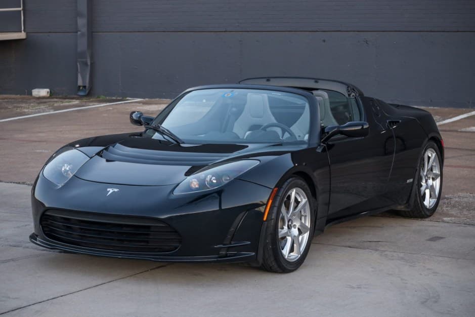 2011 Tesla Roadster sold for $91,500