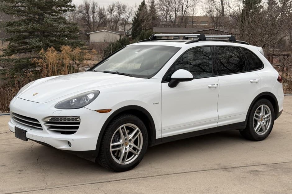2014 Porsche 958 Cayenne (2011-2018) sold for $27,500