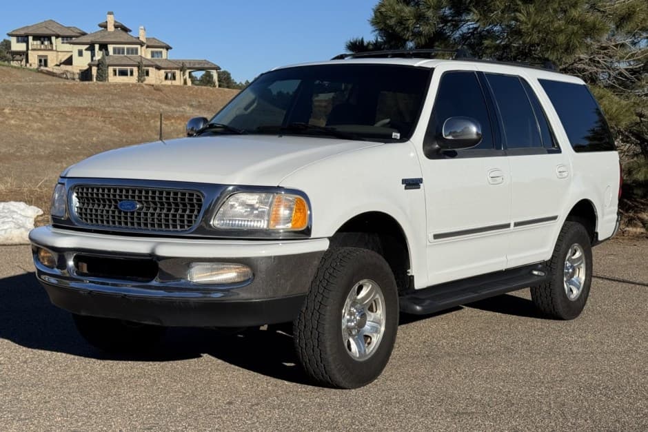 1997 Ford Expedition sold for $6,900