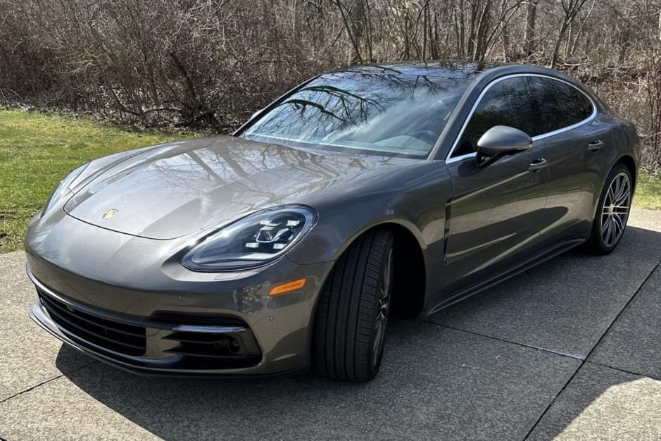 2018 Porsche Panamera sold for $45,689