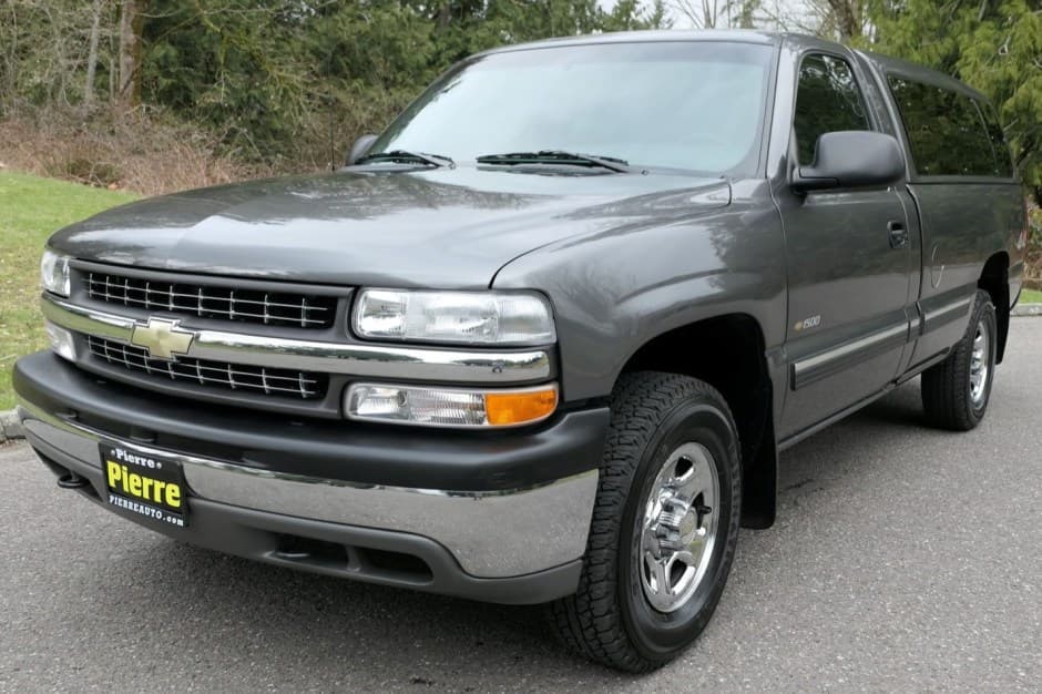 2000 Chevrolet Silverado GMT800 (1999-2007) sold for $16,500