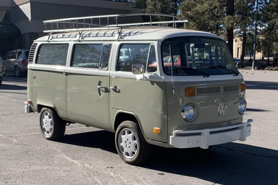 1974 Volkswagen Bay-Window Bus sold for $18,500