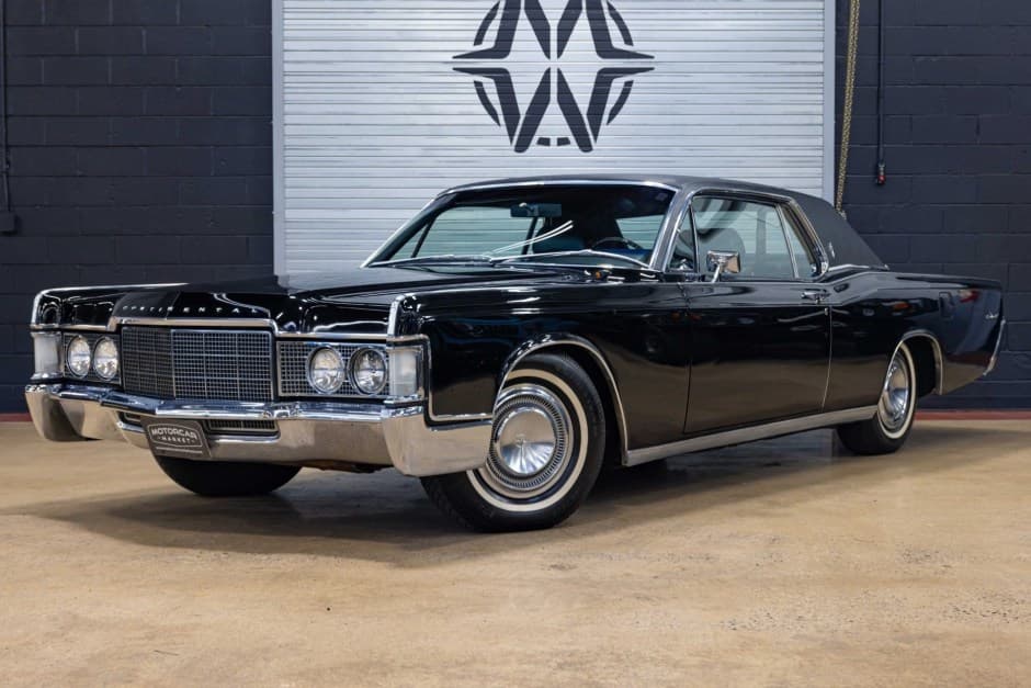1969 Lincoln Continental (1961-1969) sold for $12,333