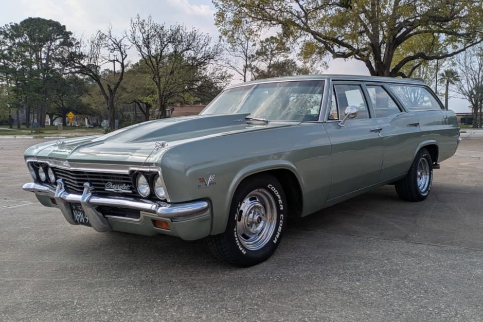 1966 Chevrolet Impala (1965-1970) sold for $15,750