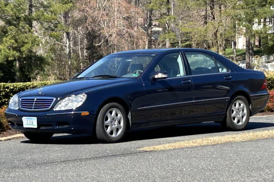 2000 Mercedes-Benz W220 S-Class sold for $8,750