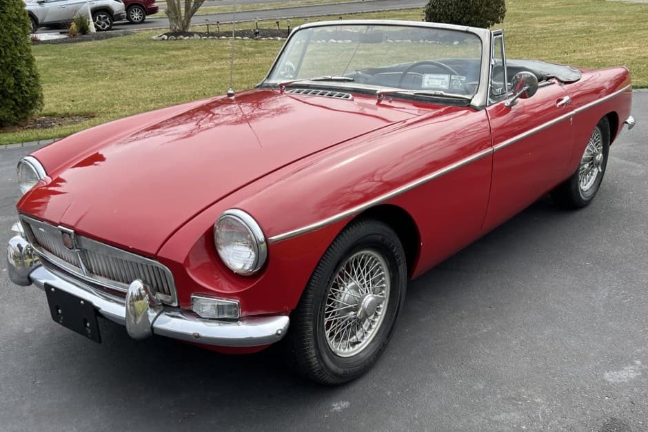 1963 MG MGB sold for $9,800