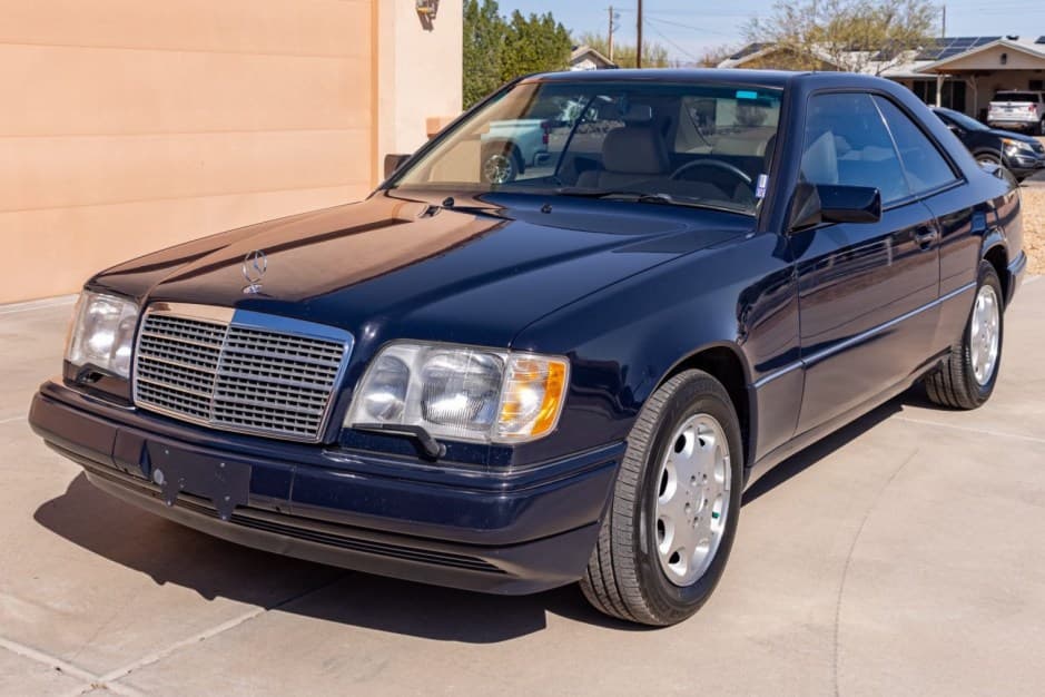 1995 Mercedes-Benz W124 E-Class sold for $38,600