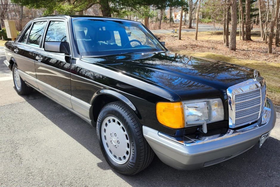 1987 Mercedes-Benz W126 S-Class sold for $28,000
