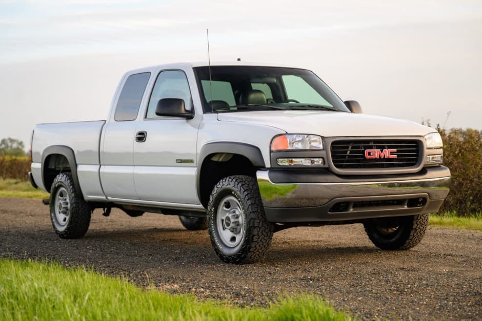 2001 GMC Sierra (GMT400 1988-2002) sold for $15,250