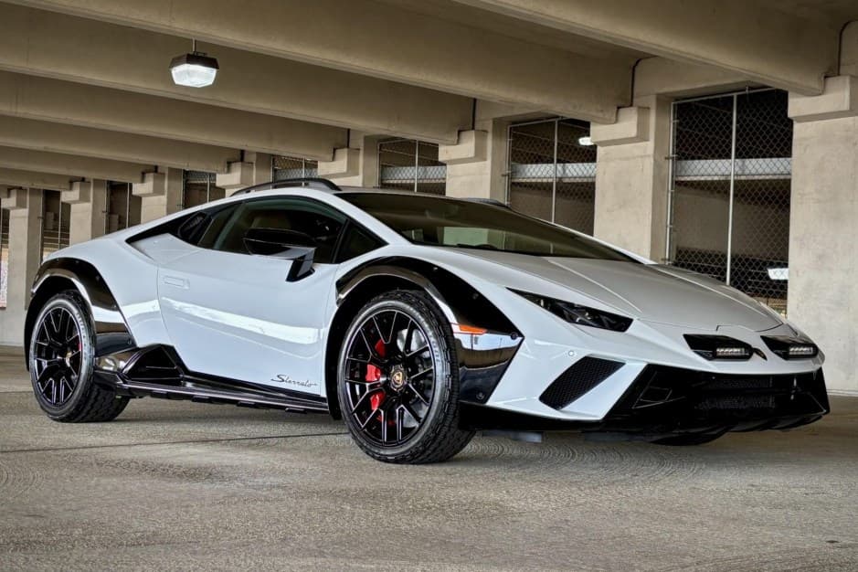 2024 Lamborghini Huracán sold for $302,000