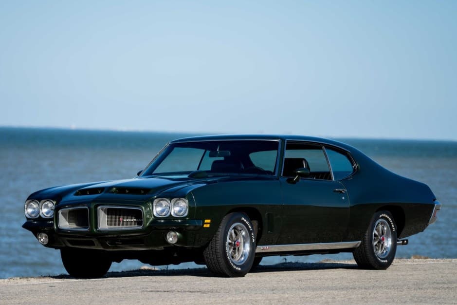 1972 Pontiac Tempest / LeMans sold for $32,000