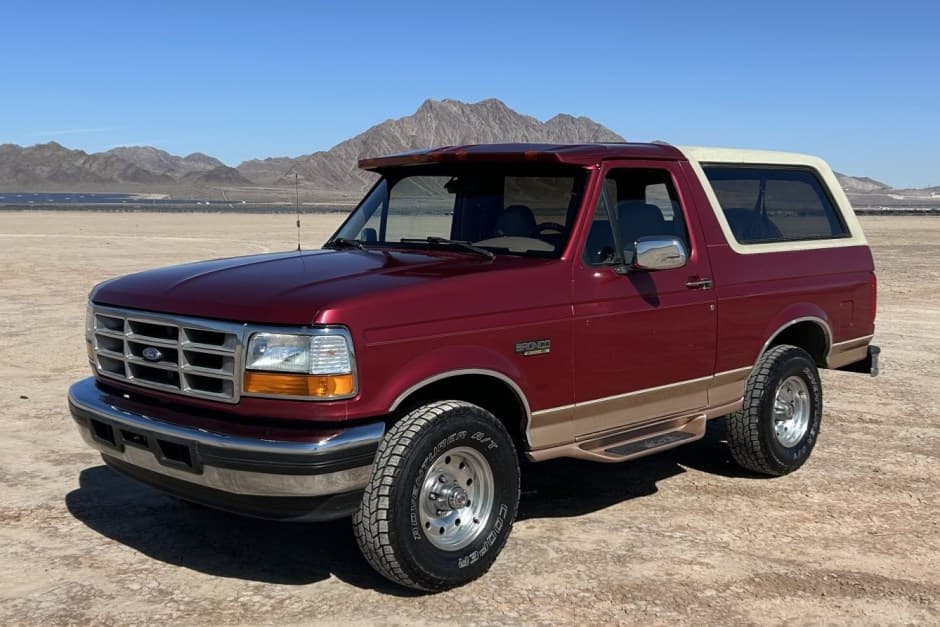 1995 Ford Bronco 4th-5th Generations 1987-1996 sold for $19,750
