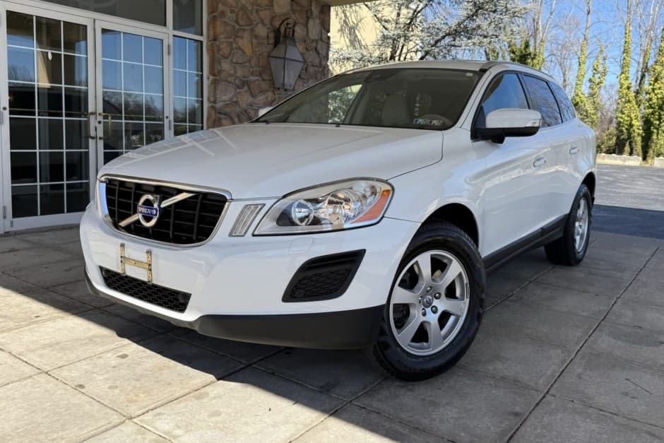 2012 Volvo  sold for $9,405