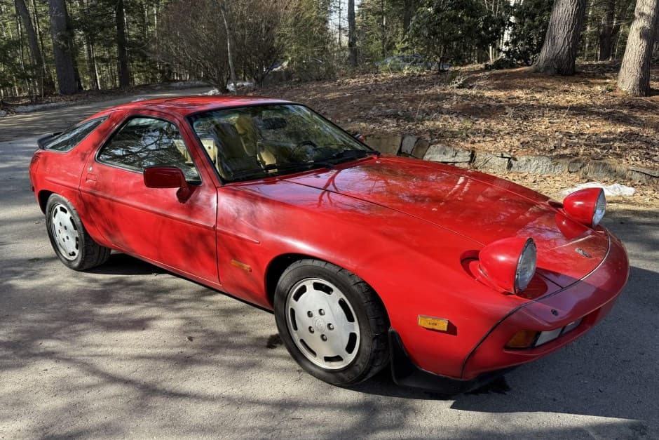 1985 Porsche 928 sold for $17,500