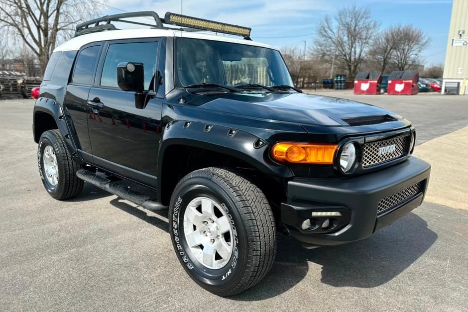 2007 Toyota FJ Cruiser sold for $28,750