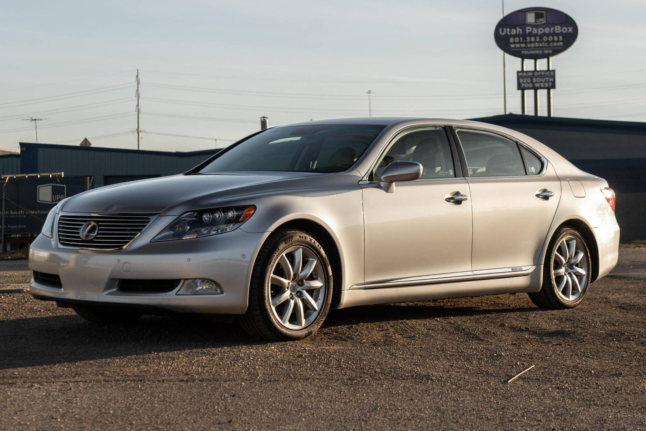 2008 Lexus LS sold for $15,700