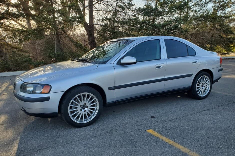 2002 Volvo S60 sold for $7,750