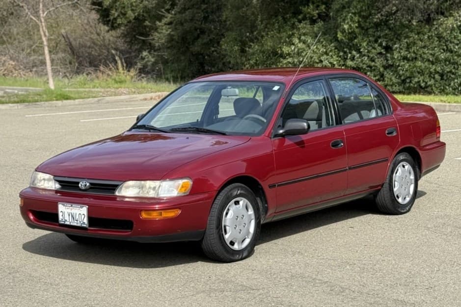 1995 Toyota Corolla sold for $6,900