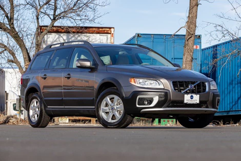 2008 Volvo XC70 sold for $25,250