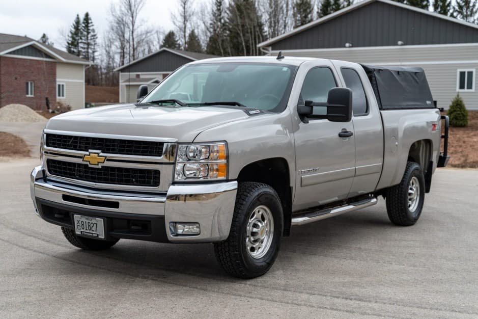 2007 Chevrolet Silverado GMT900 Heavy Duty (2007-2014) sold for $24,000