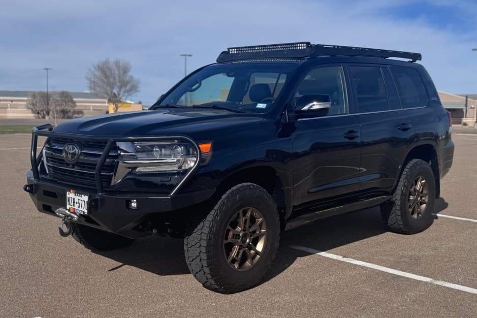 2020 Toyota Land Cruiser 200-Series sold for $73,500