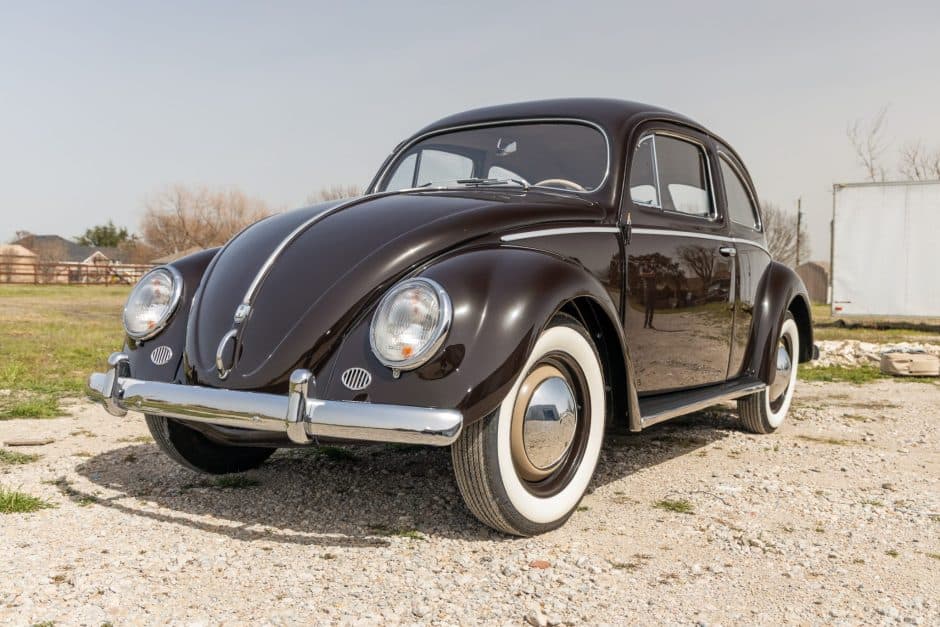 1952 Volkswagen Beetle (Split Window) sold for $35,000