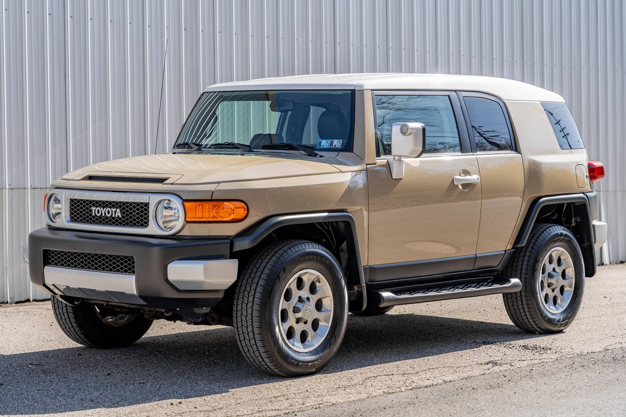 2012 Toyota FJ Cruiser sold for $27,000