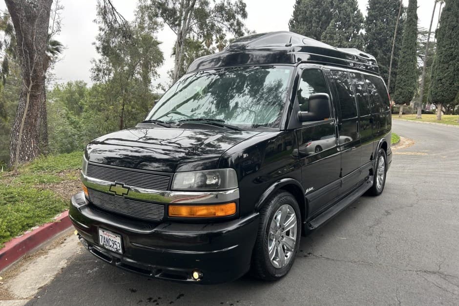 2013 Chevrolet Express sold for $31,000