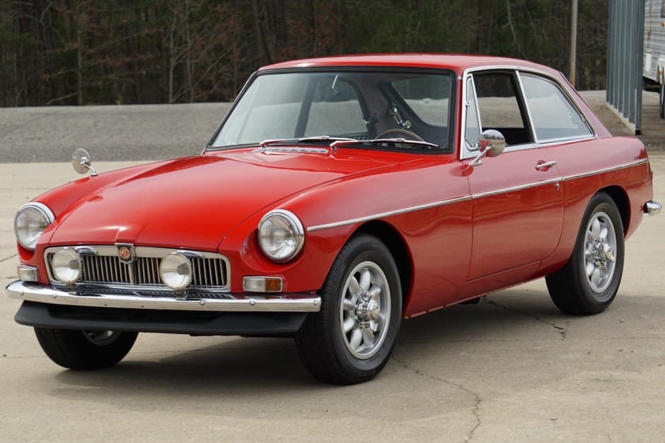 1966 MG MGB sold for $20,250