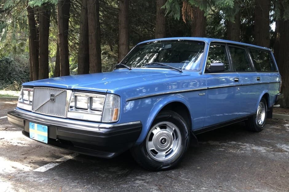 1985 Volvo 240 sold for $26,027