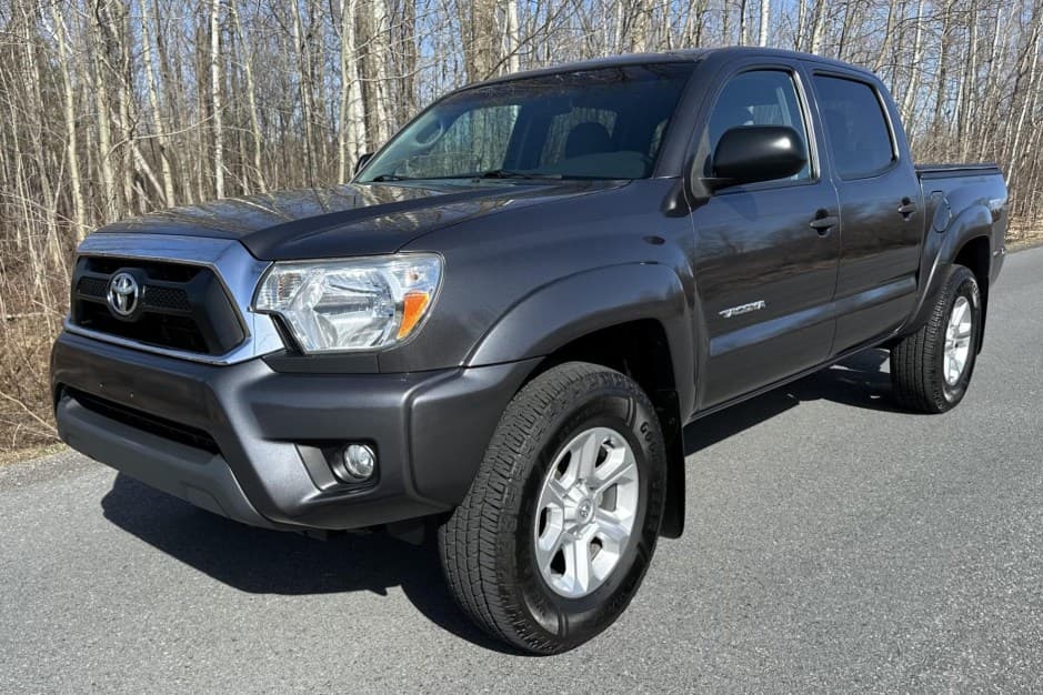 2015 Toyota Tacoma (N2X0 2005-2015) sold for $32,750