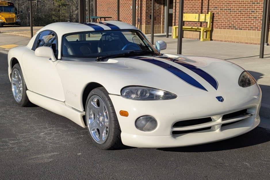1996 Dodge Viper SR II (1996-2002) sold for $34,250