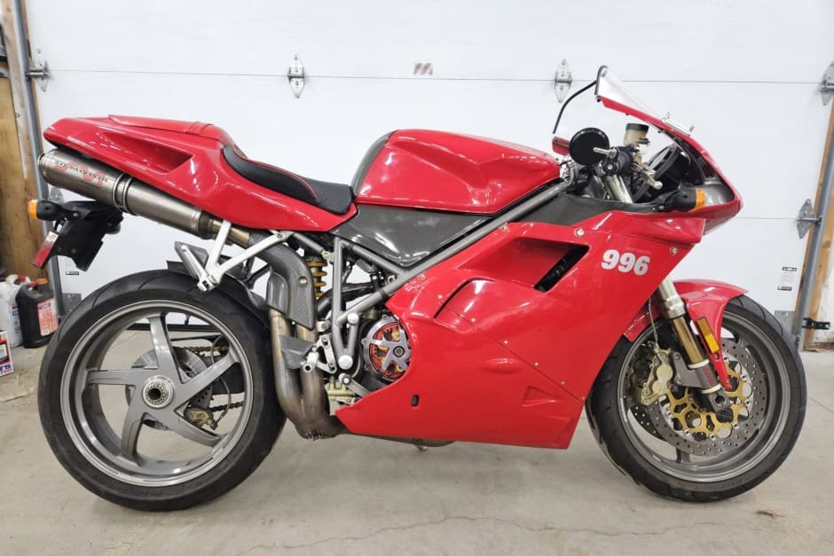 2000 Ducati 996 sold for $8,250
